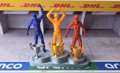 Figurky 1:32 - Stupně vítězů s figurkami a poháry