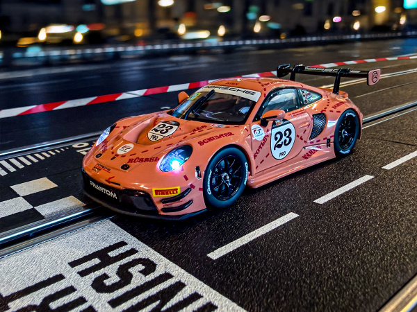 Auto Carrera D132 - 32127 Porsche 911 GT3 R