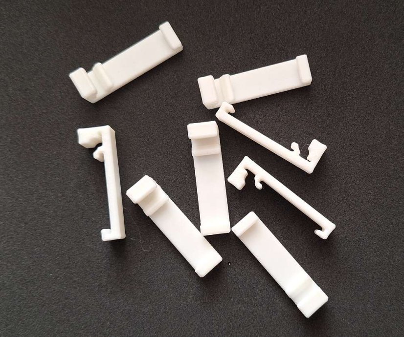 Držáky mantinelů výšky 28 mm pro autodráhy Carrera EVO/D132/D124