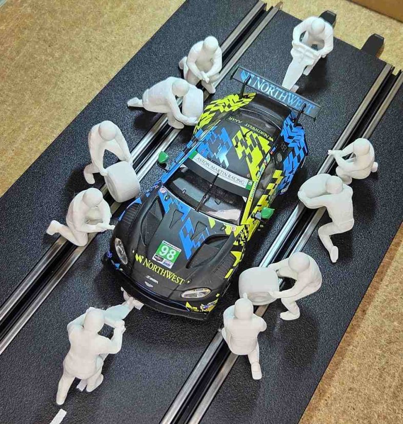 Figurky 1:32 - Mechanici Pit stop velká sada 10 ks - bílá