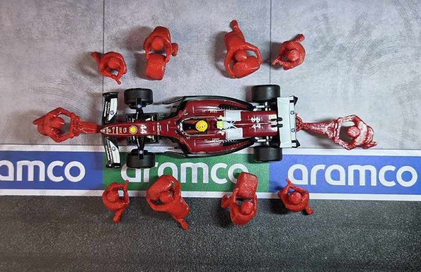 Figurky 1:43 - Mechanici Pit stop velká sada 10 ks - červená