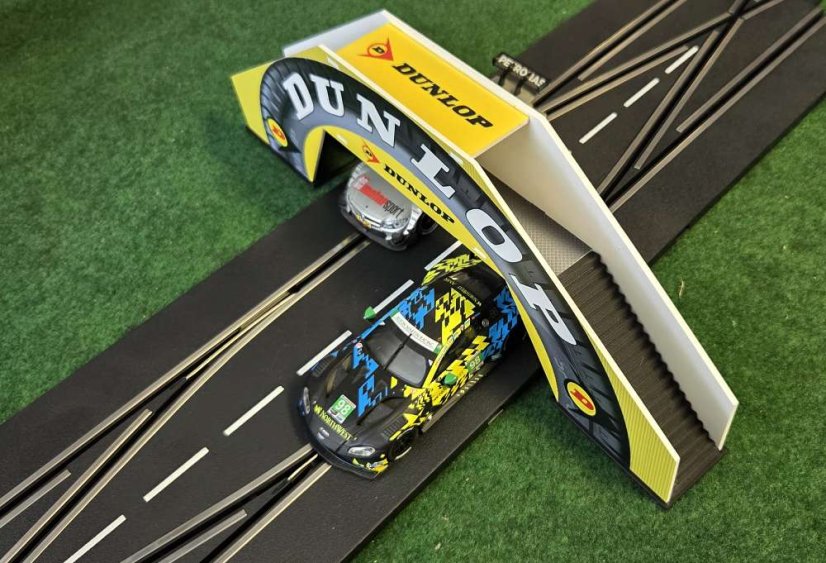 Most / přechod přes trať Dunlop pro autodráhu 1:32