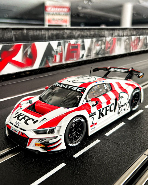 Auto Carrera EVO - 27827 Audi R8 LMS GT3 evo II