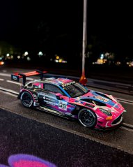 Auto Carrera D132 - 32071 Aston Martin Vantage AMR