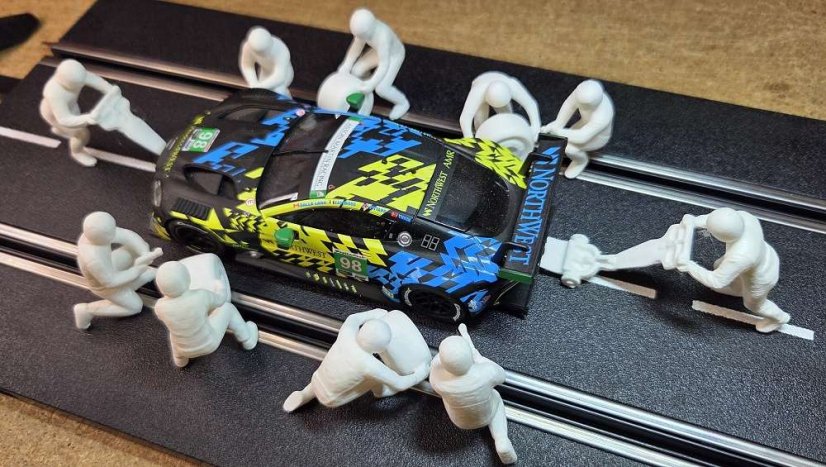 Figurky 1:32 - Mechanici Pit stop velká sada 10 ks - bílá