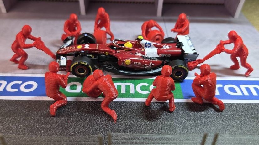 Figurky 1:43 - Mechanici Pit stop velká sada 10 ks - červená