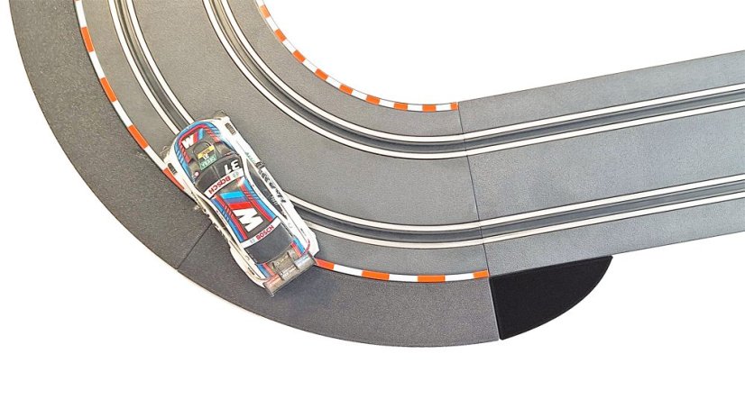 Začátek/ukončení vnější krajnice pro driftování na Carrera GO